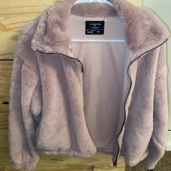 Fuzzy light pink jacket - Picture 2 of 3